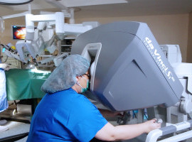 Robotic Surgery for Women: Encapsulating Innovation and Safety Banner